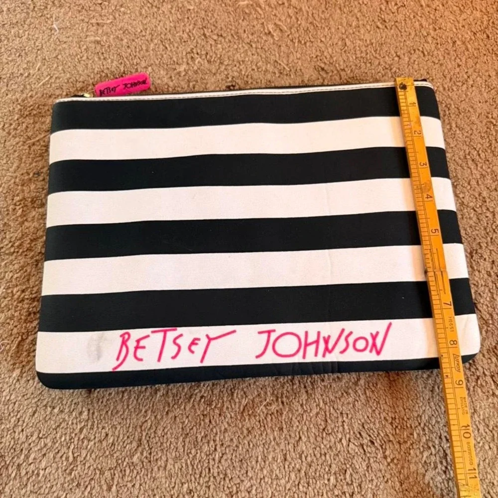 Betsey‎ Johnson black and white striped tech pouch